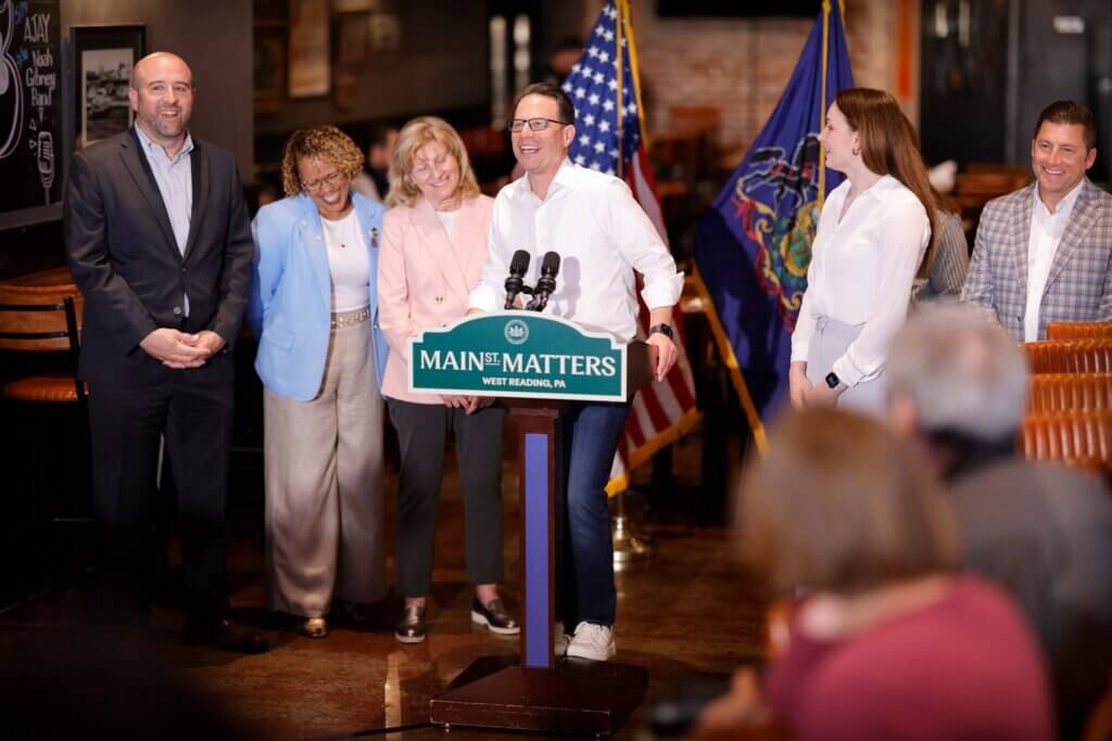 Governor Shapiro Announces New Main Street Matters Awards with Rick Siger and Awarded Applicants